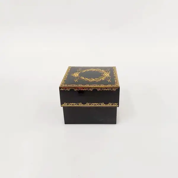 8x8x6 Altın Yaldızlı Siyah Kutu