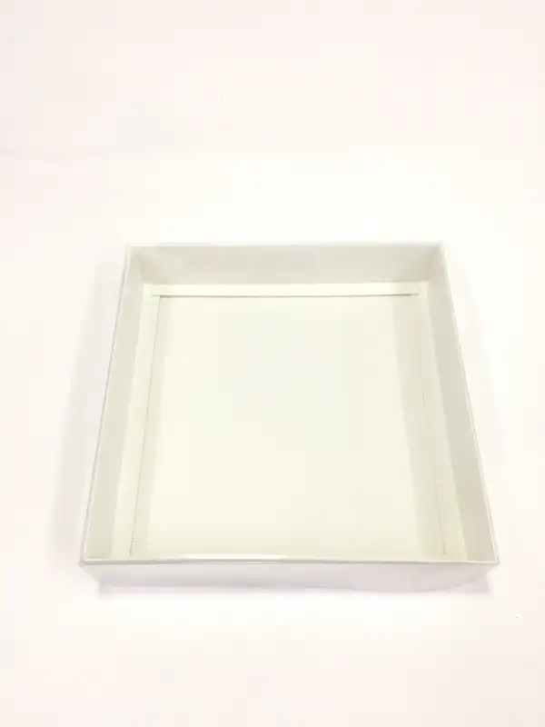 20x20x5 Beyaz Altı Kartonlu Asetat Kutu