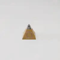 6x6x6 Kraft Gümüş Yaldızlı Piramit Kutu - Görsel 1